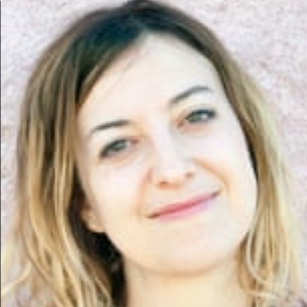 Meet your Posher, Caitlin